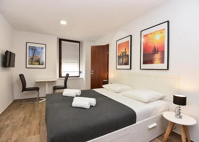 Old Town 게스트하우스 풀라